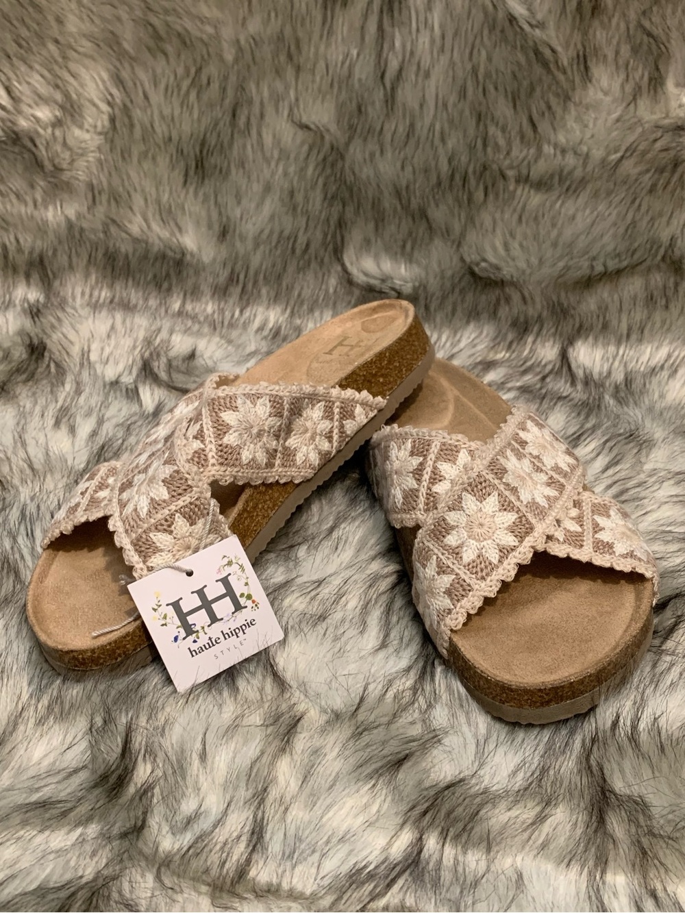 Haute Hippie Beige Tan Floral Crochet Cross-Band Slide Sandals Size 8 M NEW